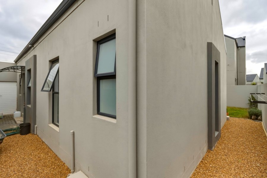 3 Bedroom Property for Sale in Aan de Wijnlanden Western Cape
